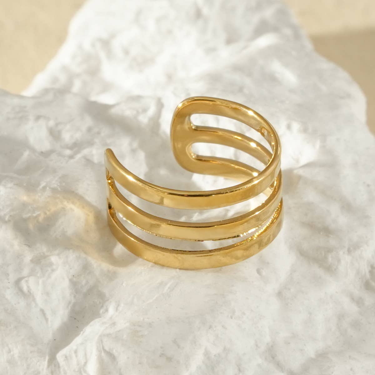 Bijou d'oreille Earcuff dorée 3 branches lisses