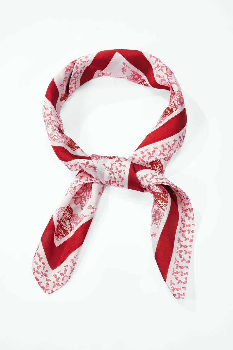 Foulard satiné femme à motif rouge 70 x 70 cm – photo 2 – Miss Cappuccino