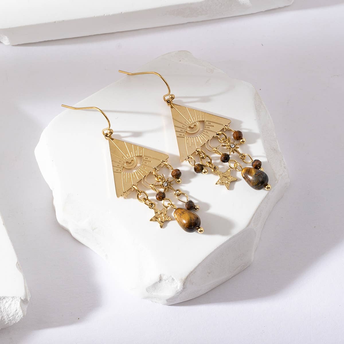 Boucles d'oreilles pendantes triangle avec cristaux - Amalia