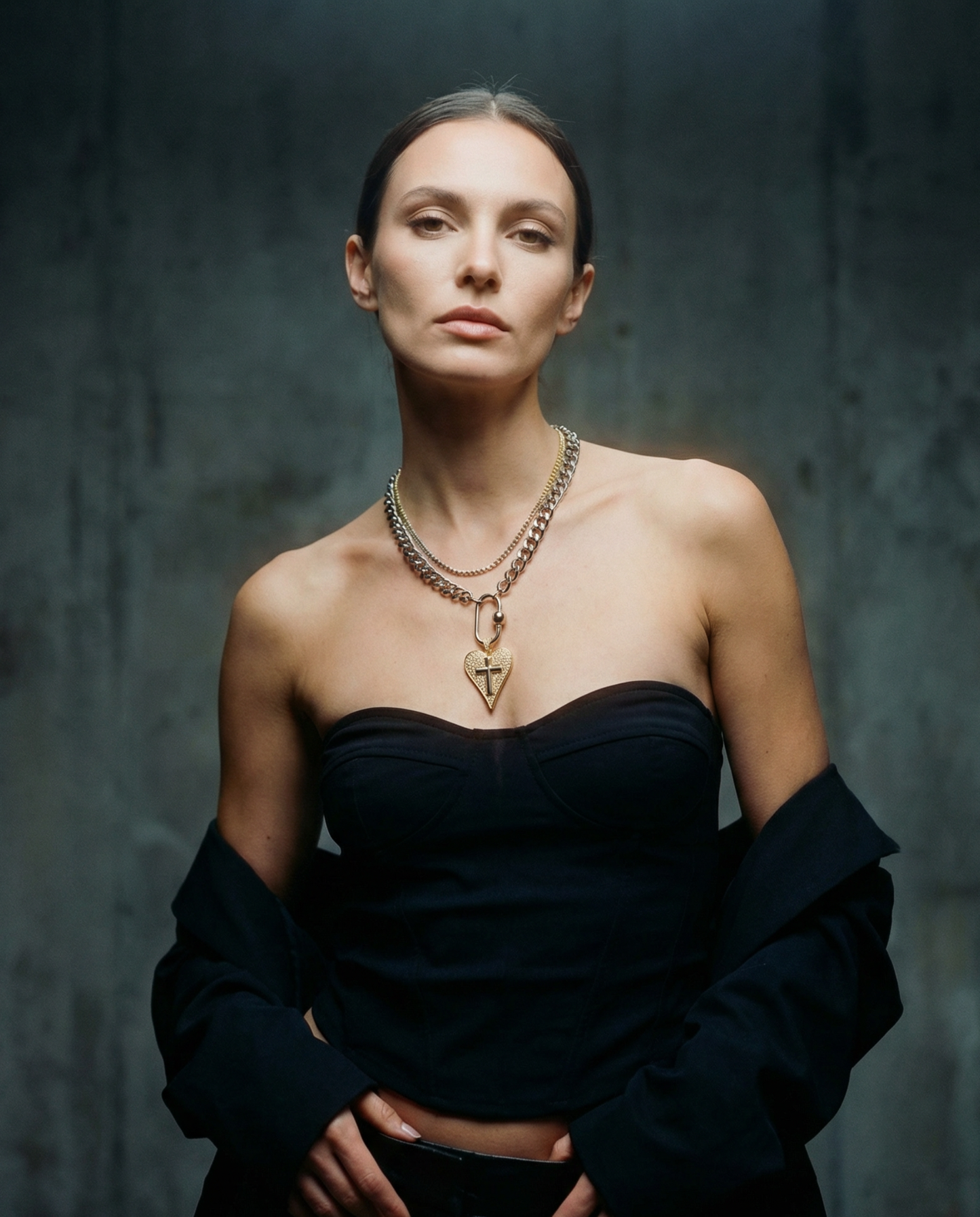 Collier avec pendentif cœur et croix