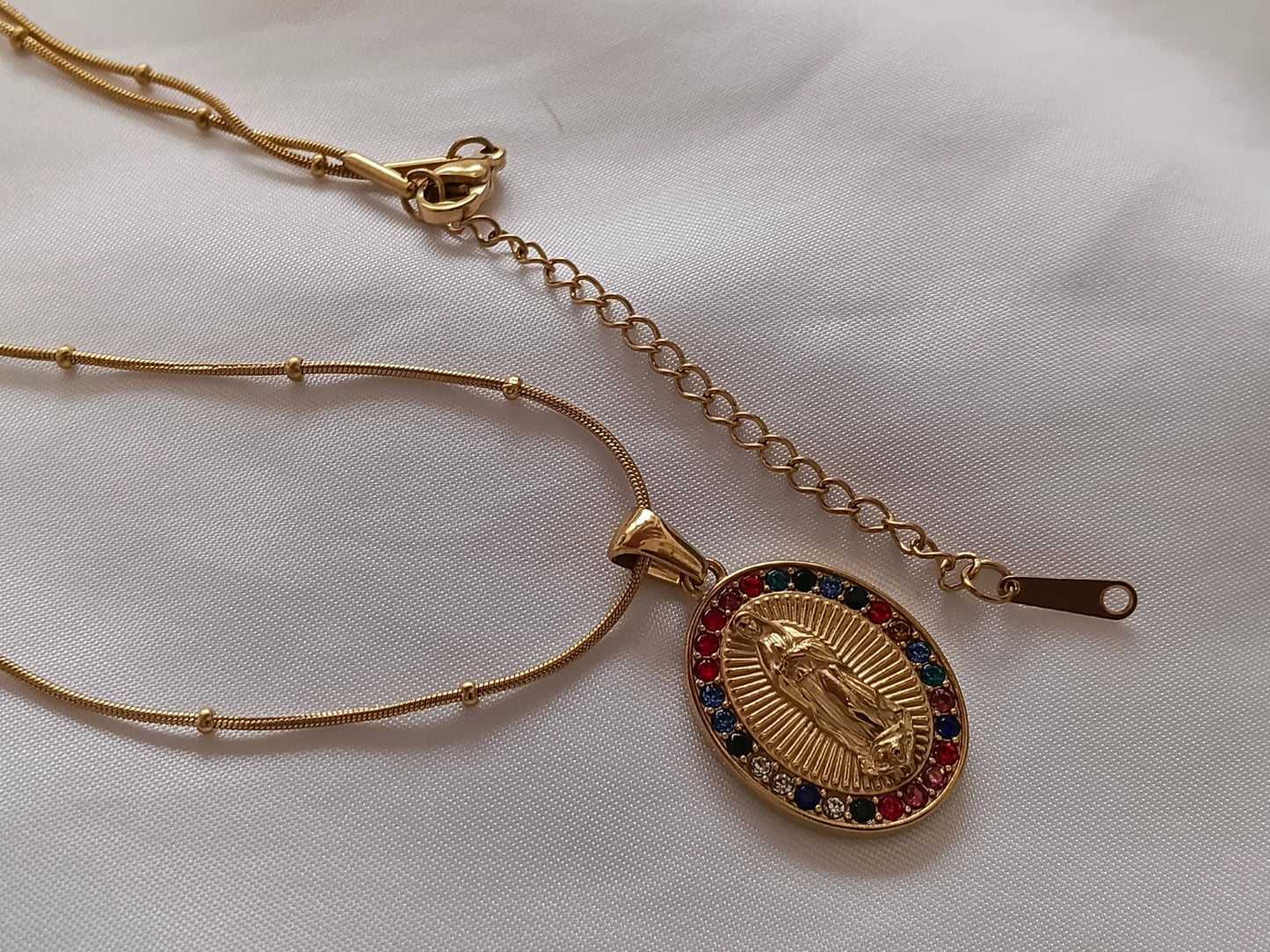 Collier médaille avec Vierge
