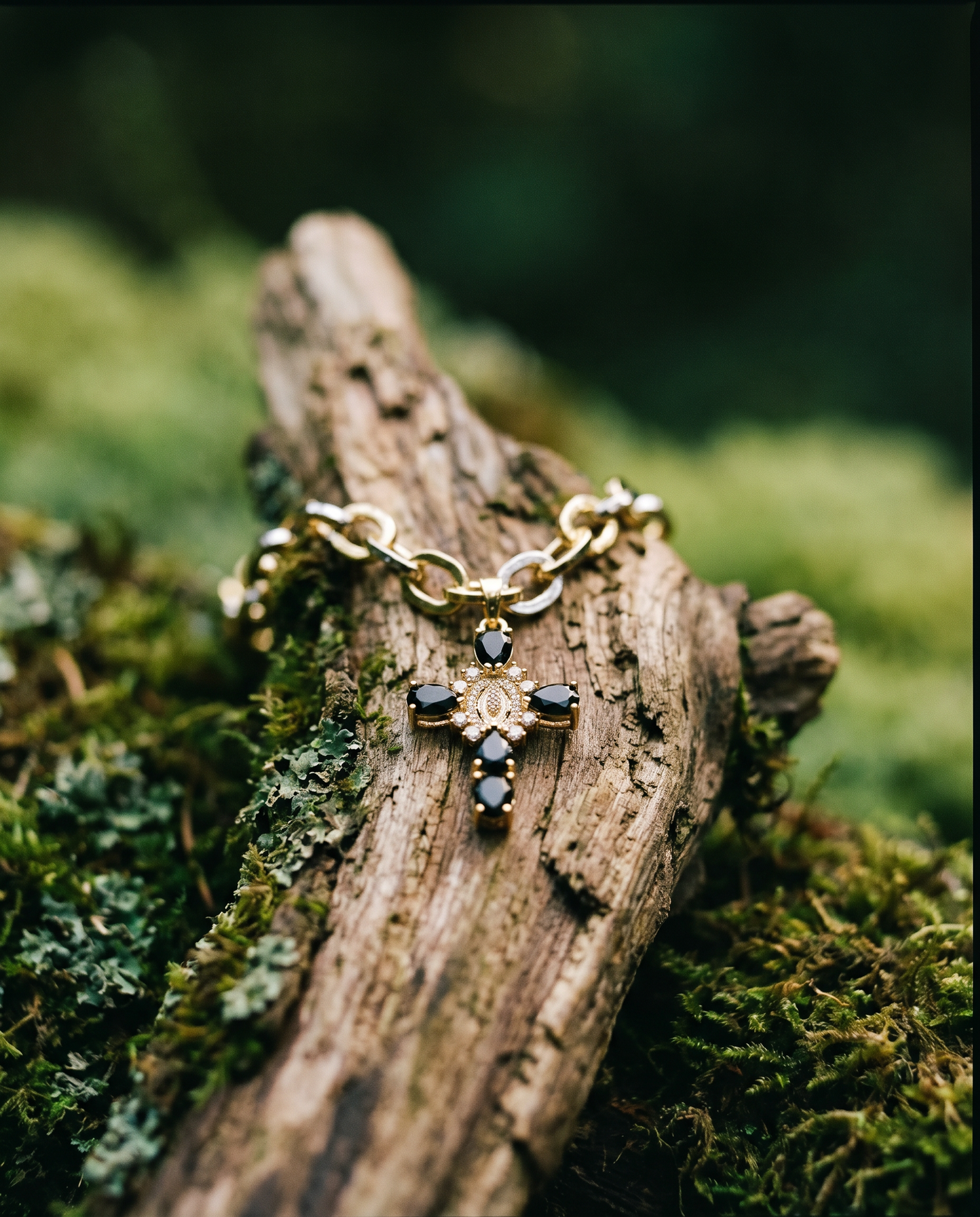 Collier croix de la Vierge Marie — Bijoux catholiques