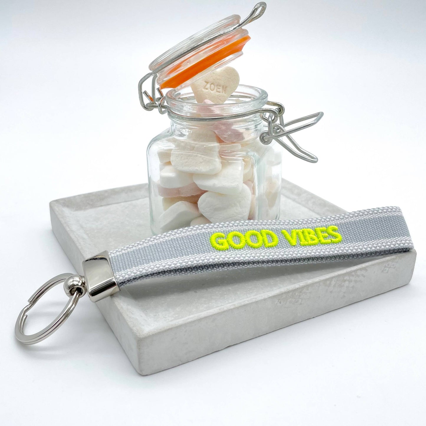 Porte-clés tissé brodé « GOOD VIBES »