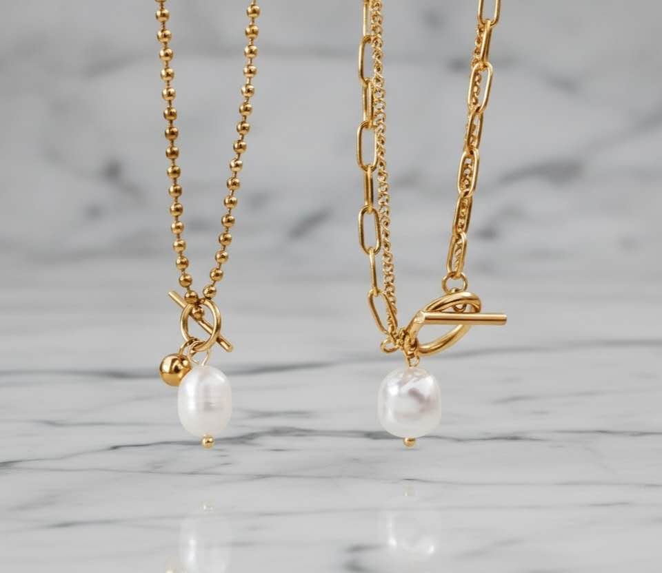 Collier double chaîne perle fermoir T-bar acier doré PVD 18K: Modelo 1