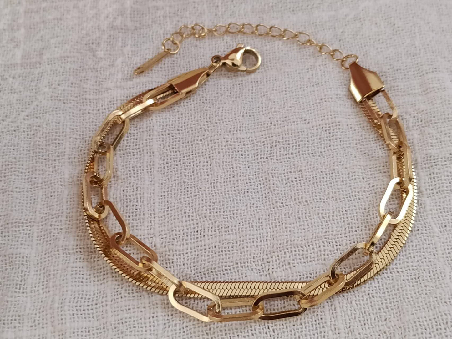 Bracelet double chaîne paperclip en acier inoxydable plaqué or 18 carats