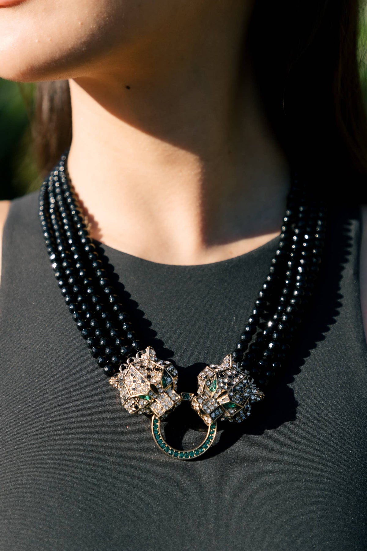 Collier Plastron Double Léopard & Perles d'Agate Noire – Cristaux Émeraude