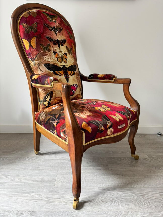 Fauteuil Voltaire « Le voyage Papillons » – Pièce Unique