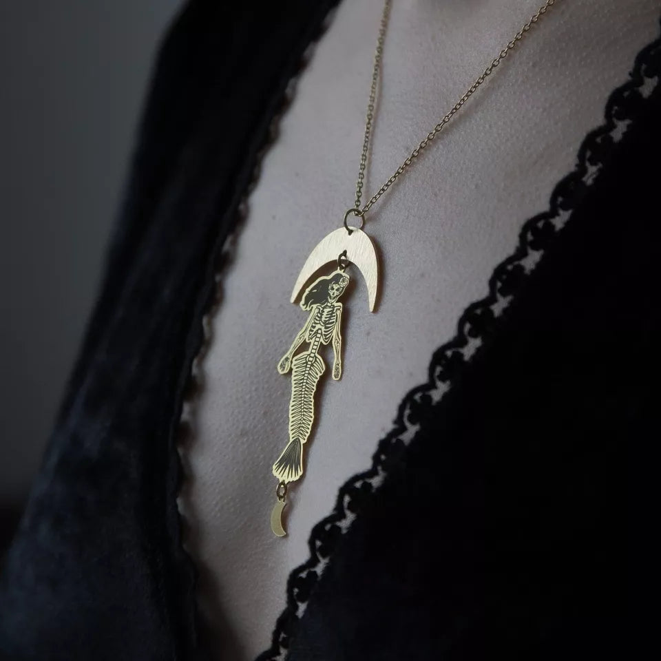 collier pendentif sirène - squelette en laiton