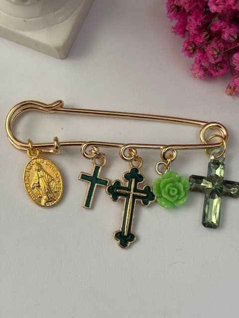 Broche ex voto verte
