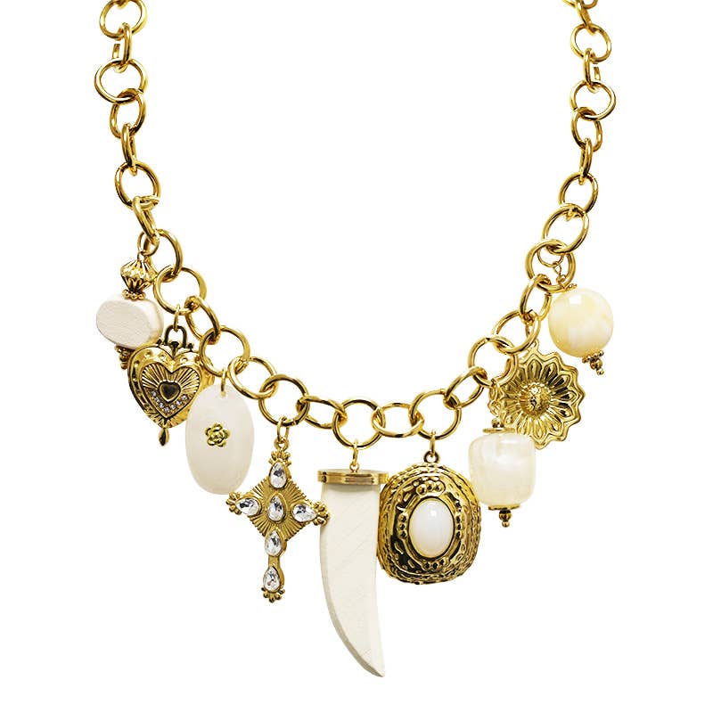 COLLIER À CHAÎNE AVEC BRELOQUES ET AMULETTE CORNE: Blanc