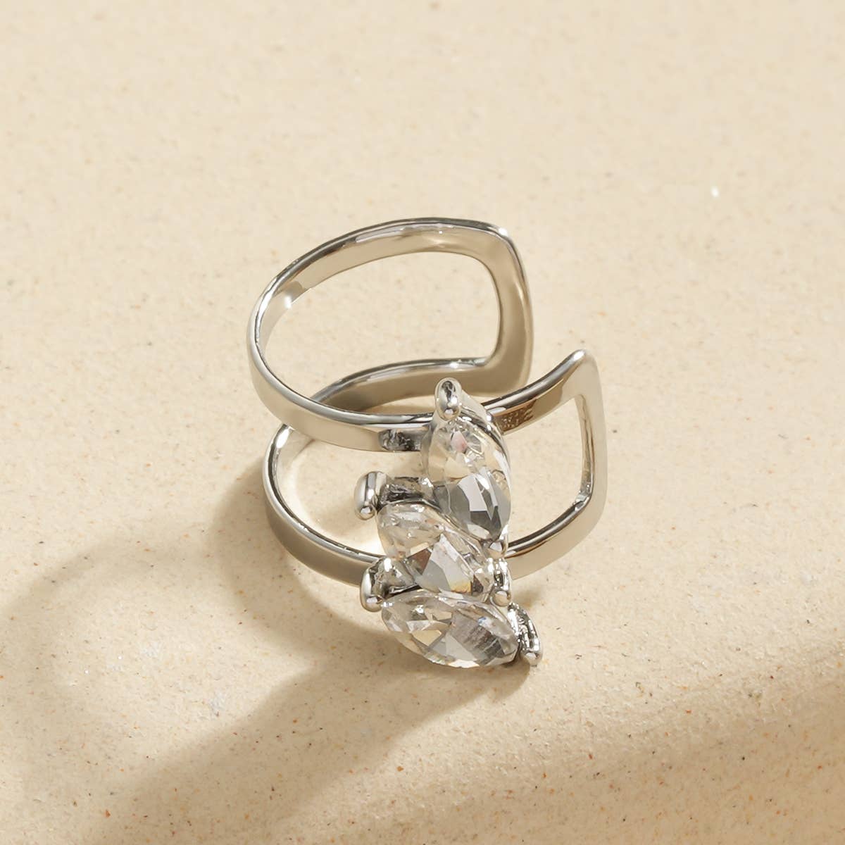 Bijou d’oreille earcuff argentée feuillage