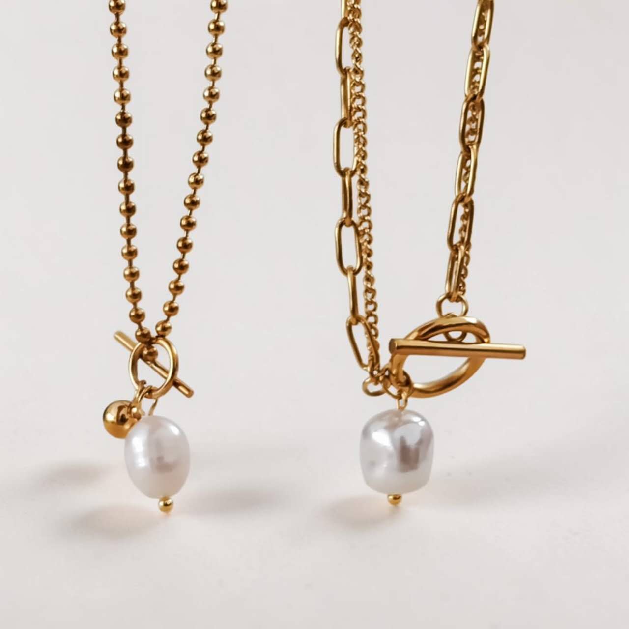 Collier double chaîne perle fermoir T-bar acier doré PVD 18K: Modelo 1