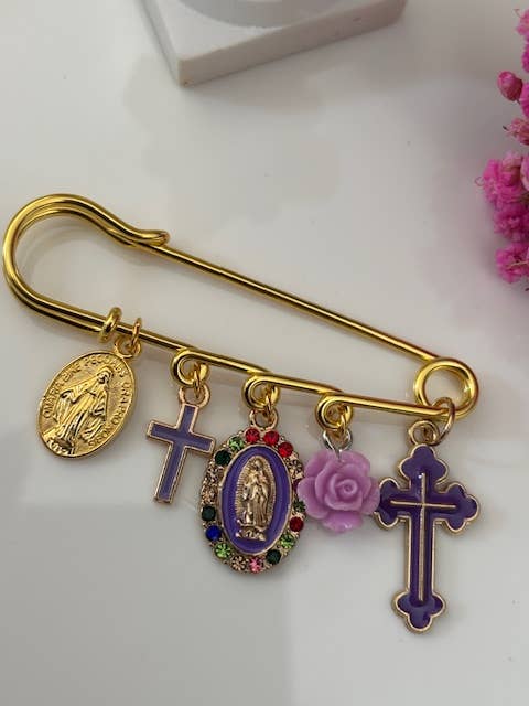 Broche croix médaille religieuse violet