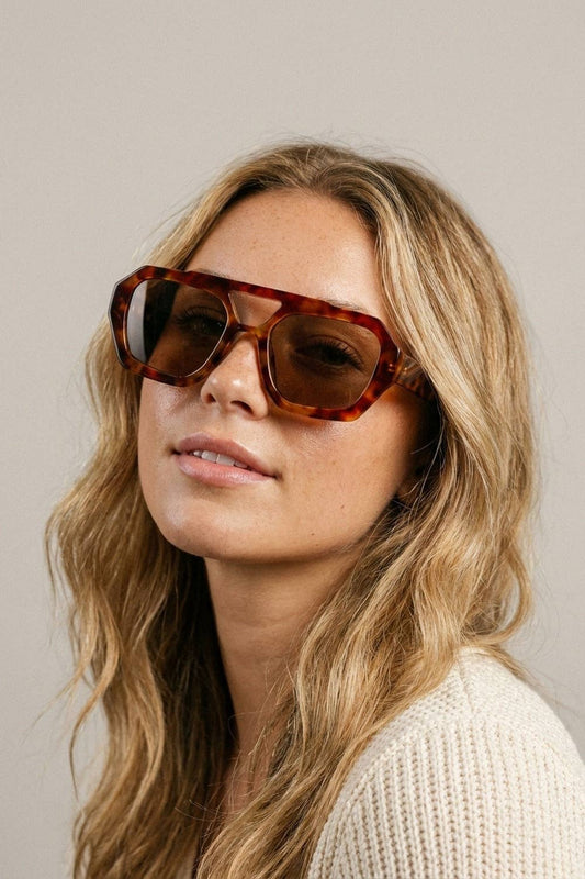 Lunettes de soleil à monture géométrique écaille de tortue marron: BROWN / ONE