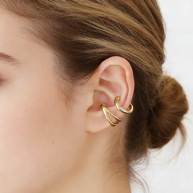 BIJOU D'OREILLE EARCUFF À DOUBLE ANNEAU ONDULÉ