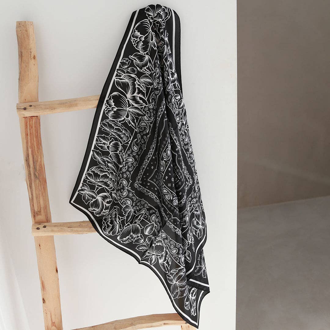 Foulard bandana en satin noir
