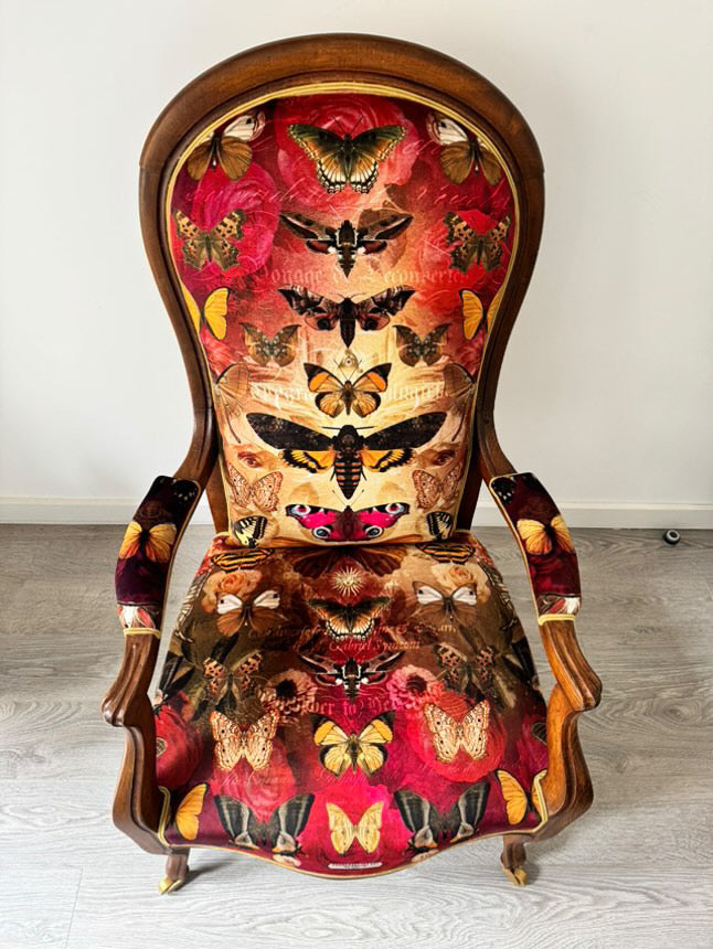 Fauteuil Voltaire « Le voyage Papillons » – Pièce Unique