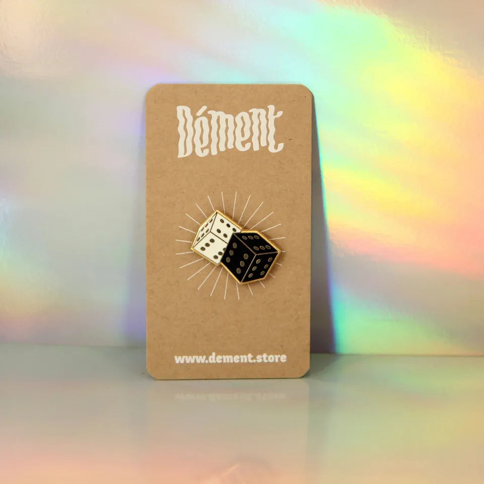 Pin's Lucky Dice – Pin émaillé doré étoile 🌟 – photo principale – Miss Cappuccino