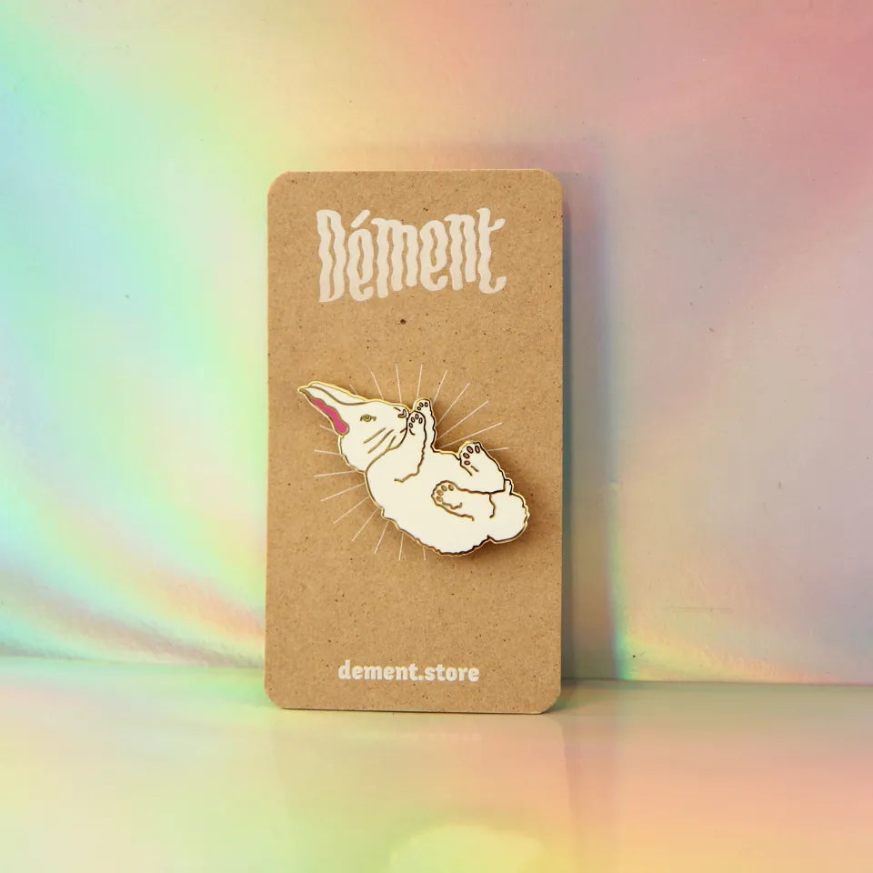 Pin's Lapin – Pin émaillé blanc doré – photo principale – Miss Cappuccino