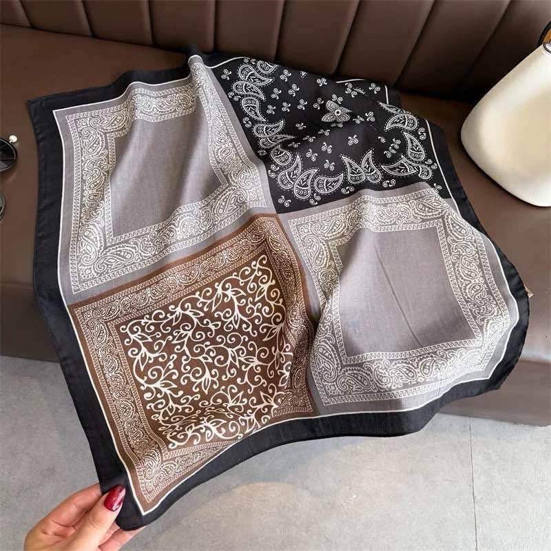 Foulard effet coton à motif : Noir – photo 2 – Miss Cappuccino