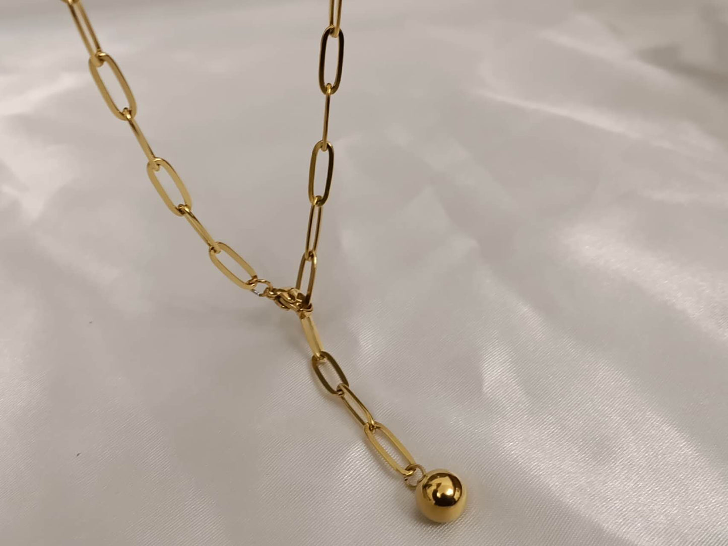 Collier long pendentif boule en acier inoxydable plaqué or 18K: Oro amarillo