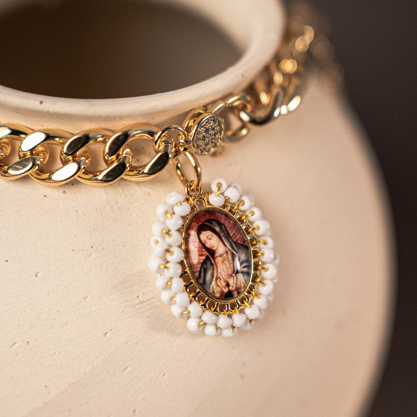 Collier Ras-du-Cou Vierge et Cœurs | Chaîne Épaisse Plaquée Or 18K