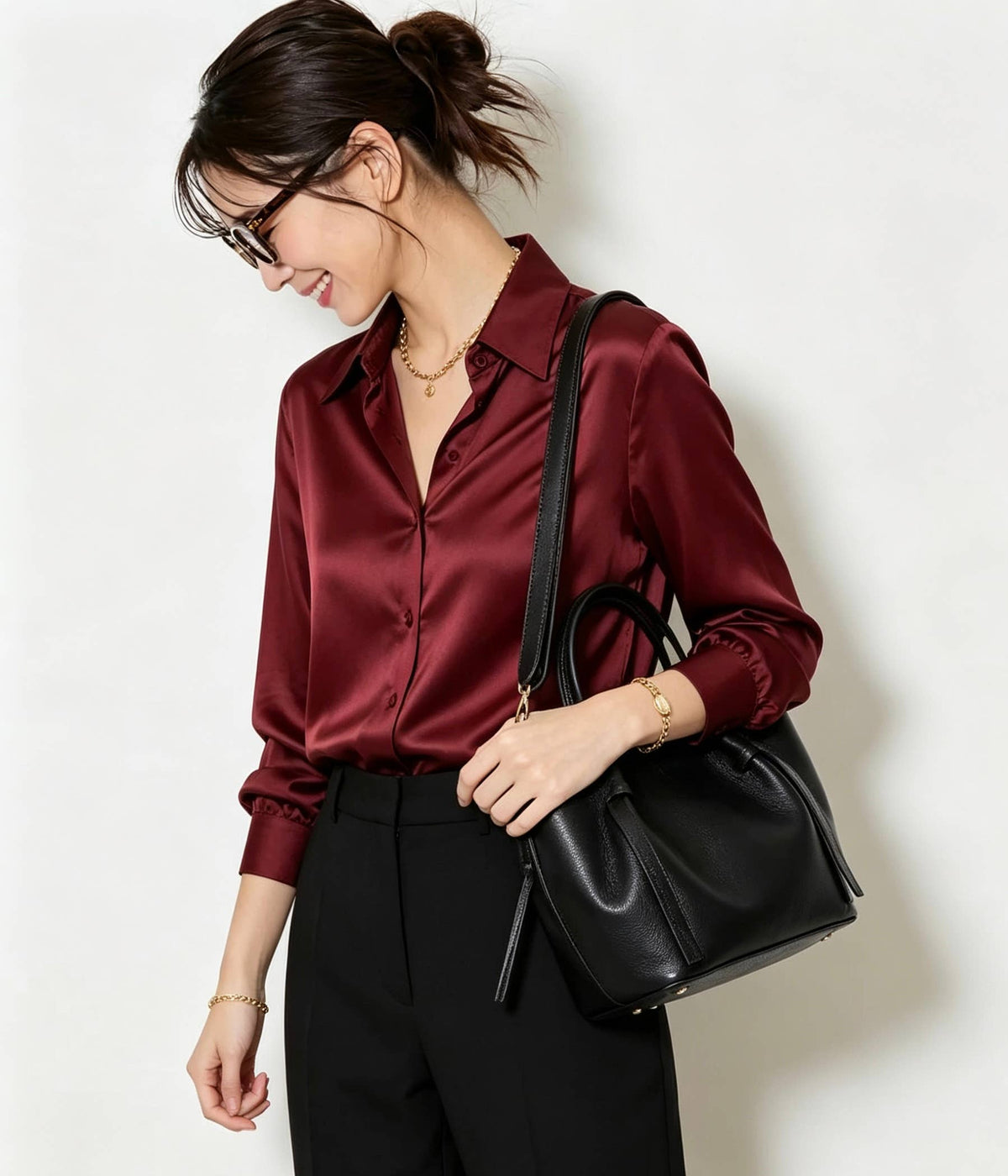 Sac à main en cuir grainé noir – Porté épaule avec pochette – photo 3 – Miss Cappuccino