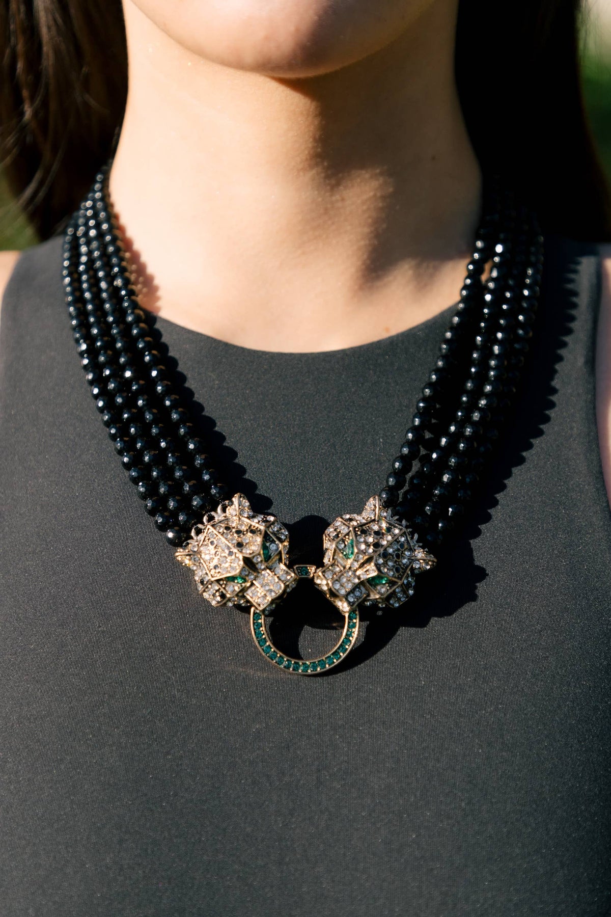 Collier Plastron Double Léopard & Perles d'Agate Noire – Cristaux Émeraude