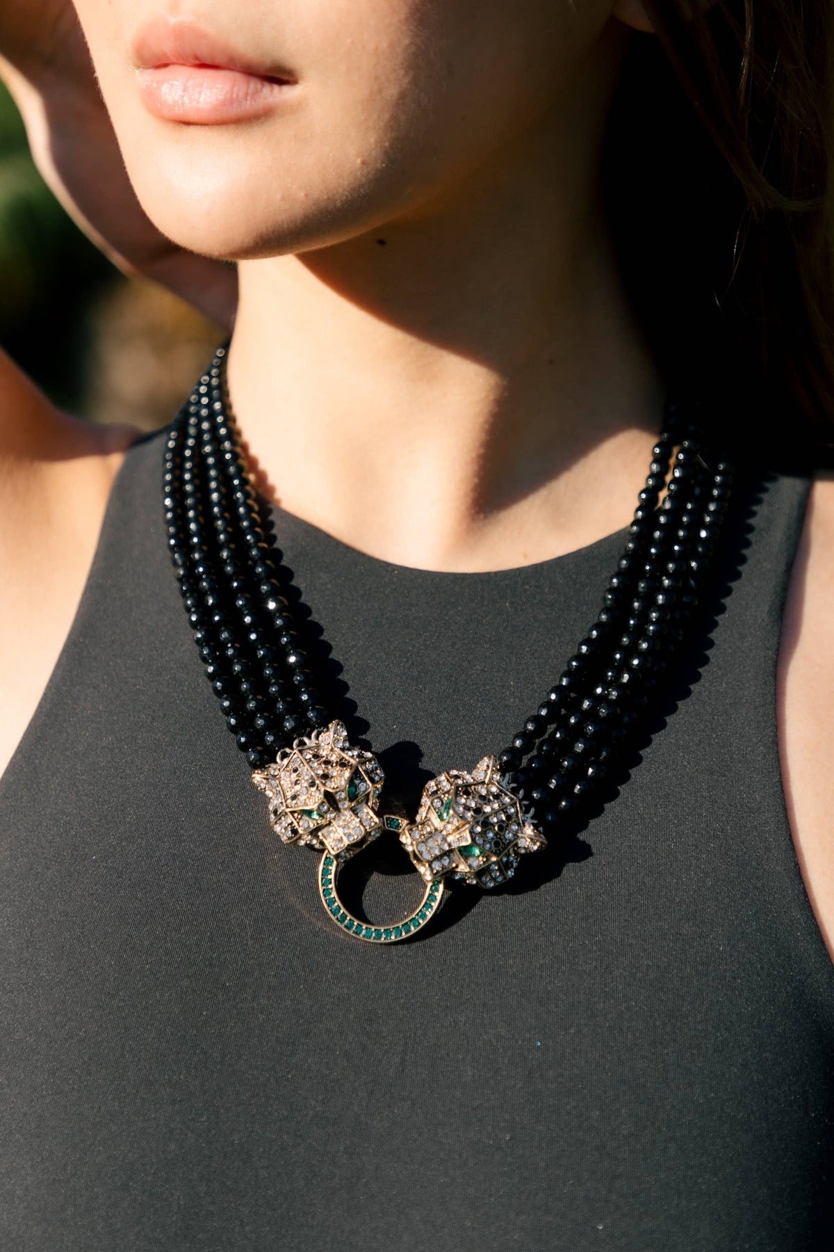Collier Plastron Double Léopard & Perles d'Agate Noire – Cristaux Émeraude