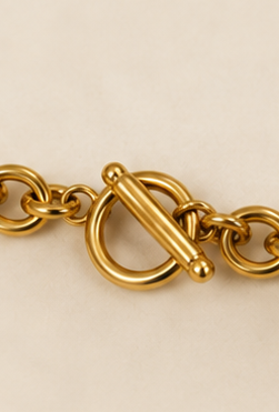 Détail du fermoir du collier