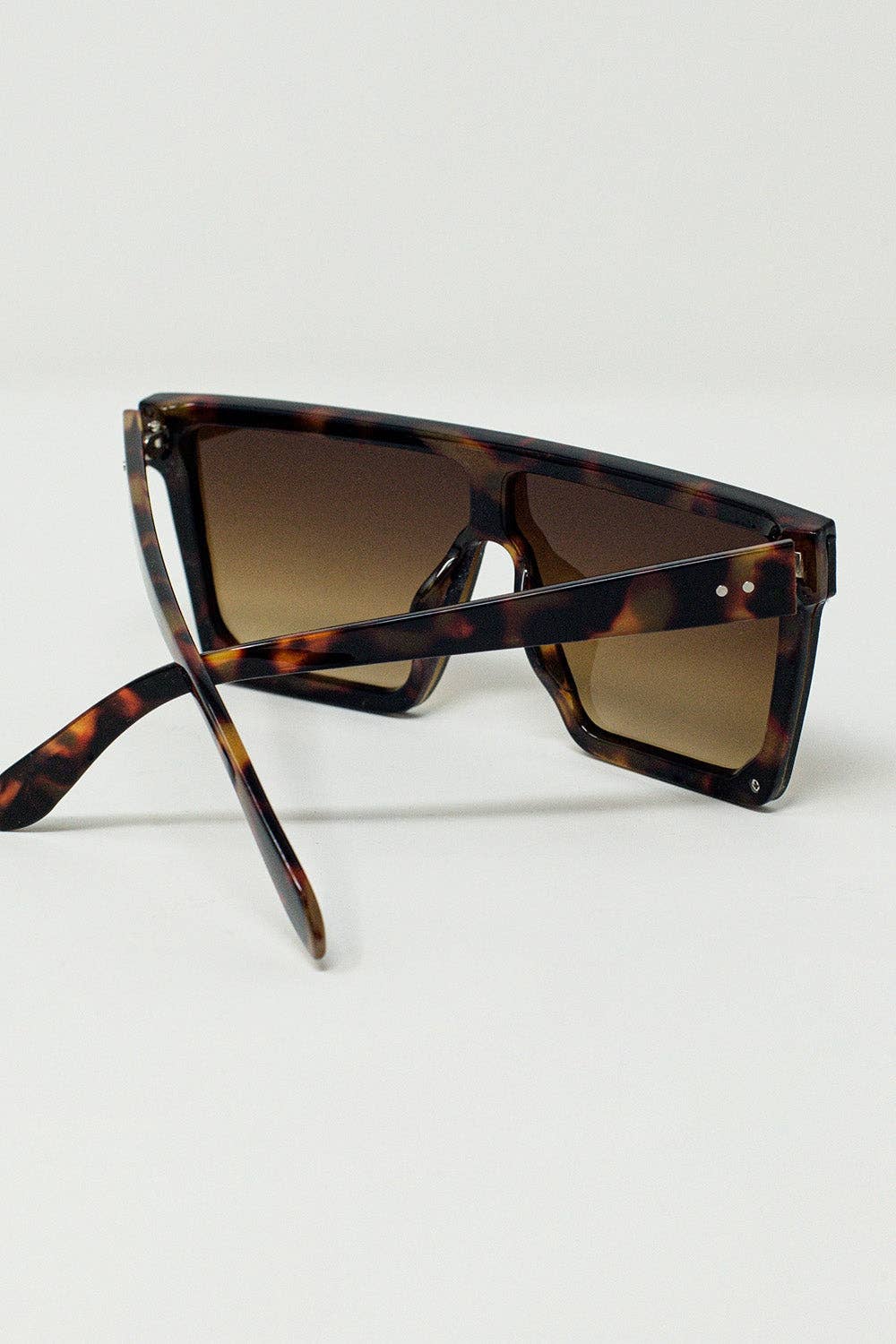 Lunettes de soleil style années 70 en marron: Marron / Taille unique
