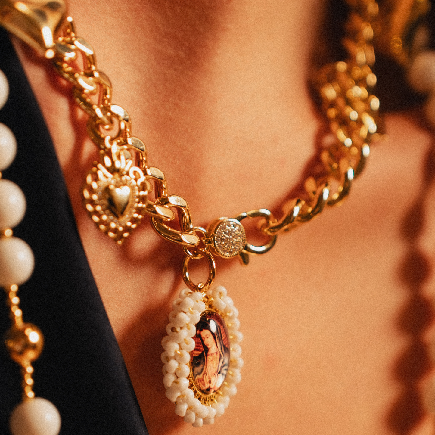 Collier Ras-du-Cou Vierge et Cœurs | Chaîne Épaisse Plaquée Or 18K