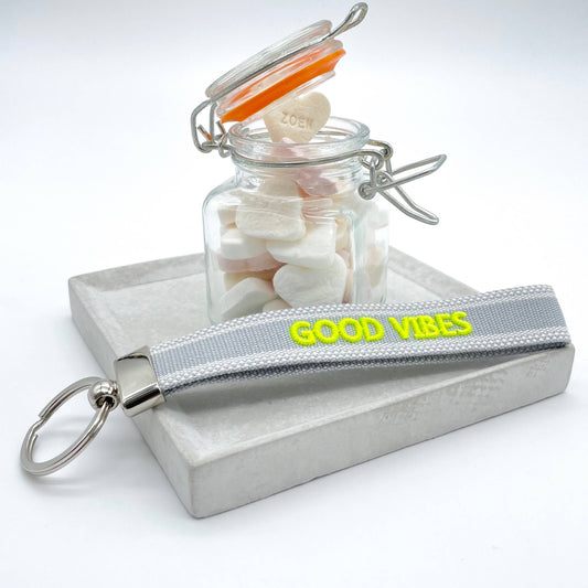 Porte-clés tissé brodé « GOOD VIBES »