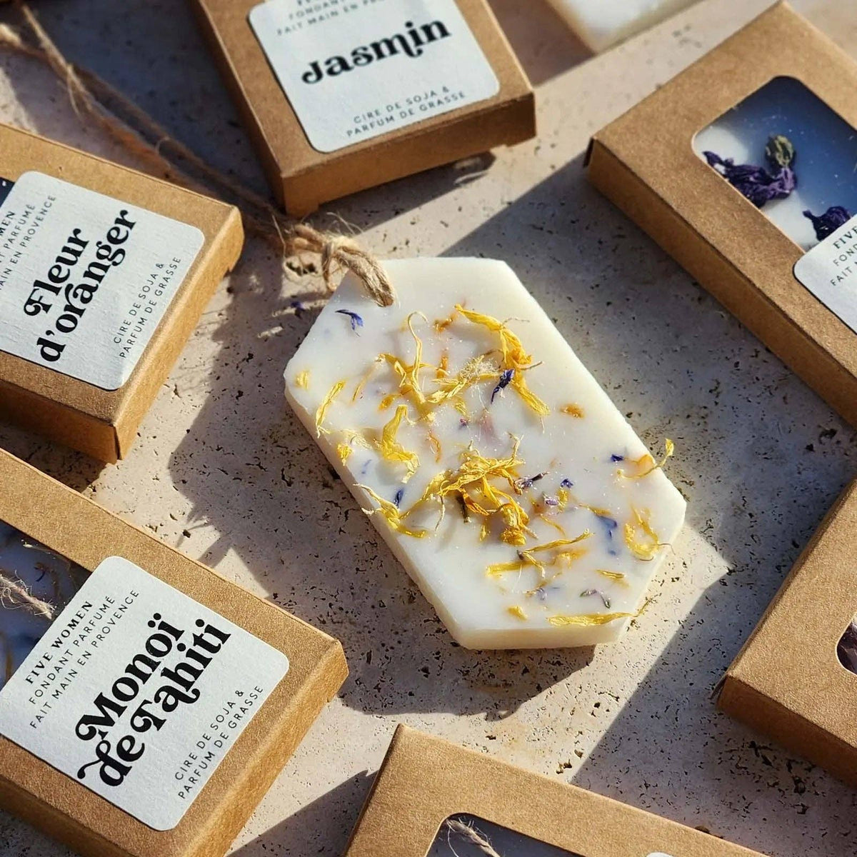 Suspension de cire parfumée - Monoï de Tahiti – photo 3 – Miss Cappuccino