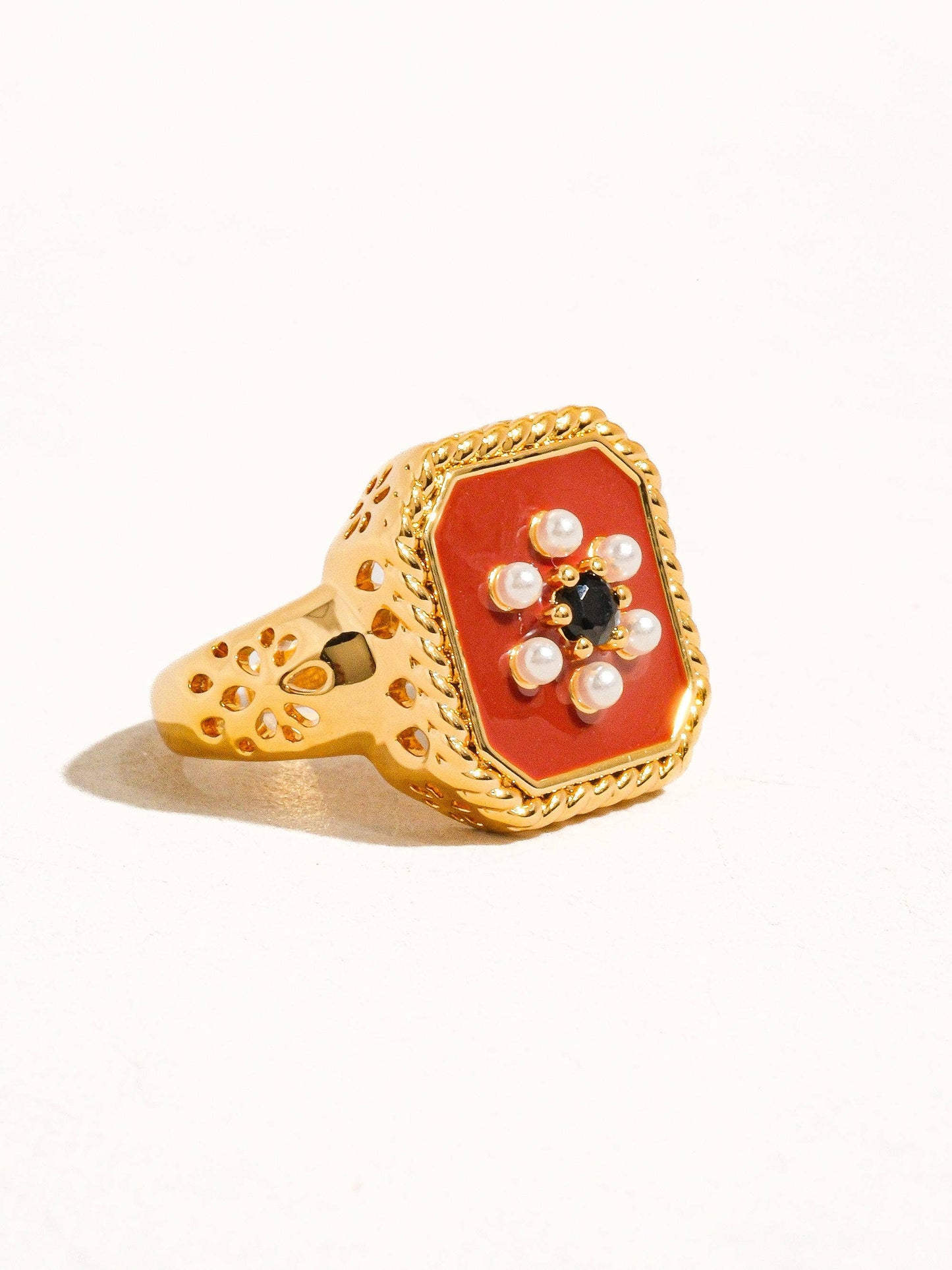 Bague vintage réglable en émail rouge et plaquée or 18 carats: Rouge